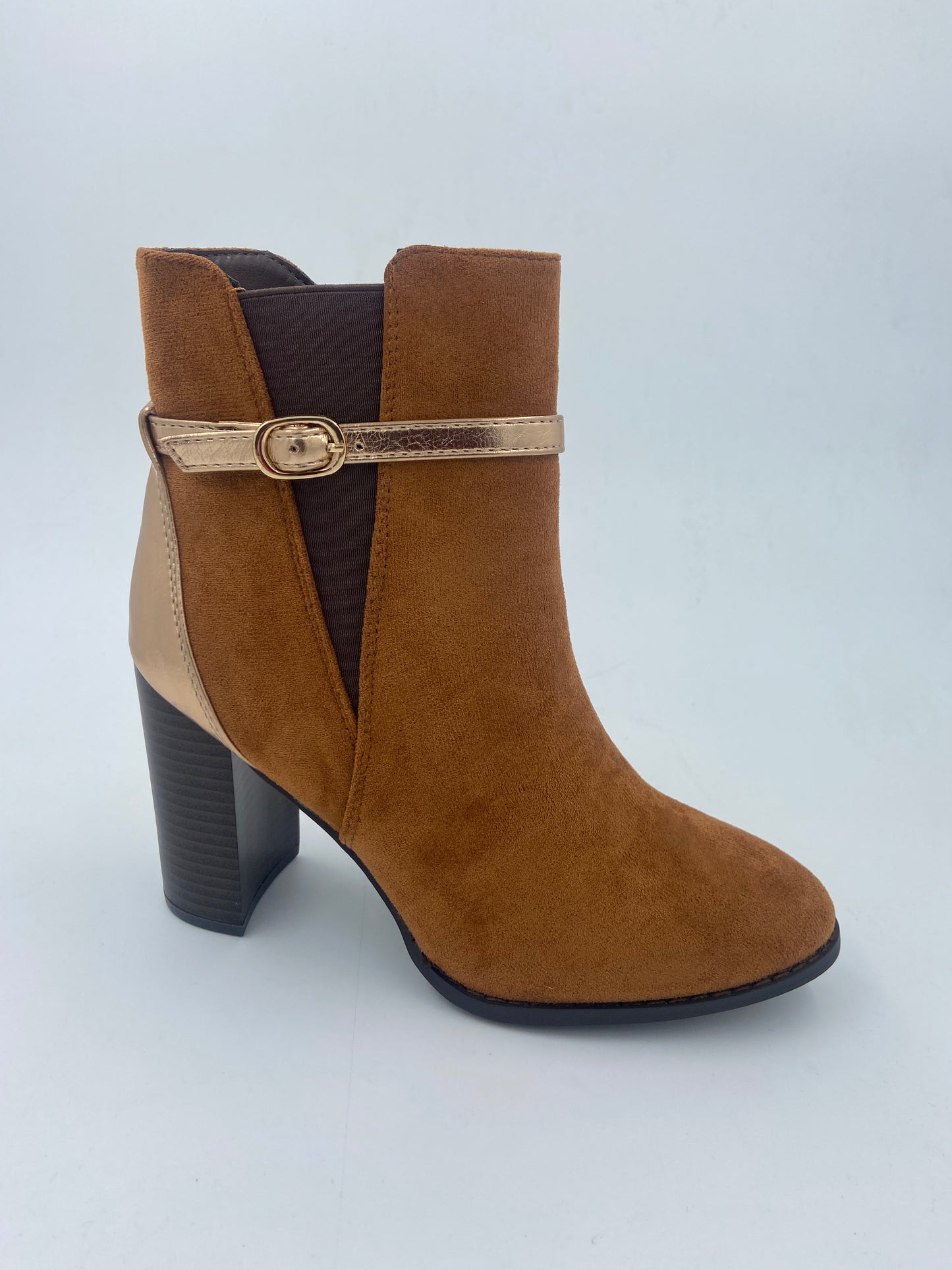 Botín de Tacón Medio con Hebilla Decorativa – Estilo Elegante y Cómodo C828