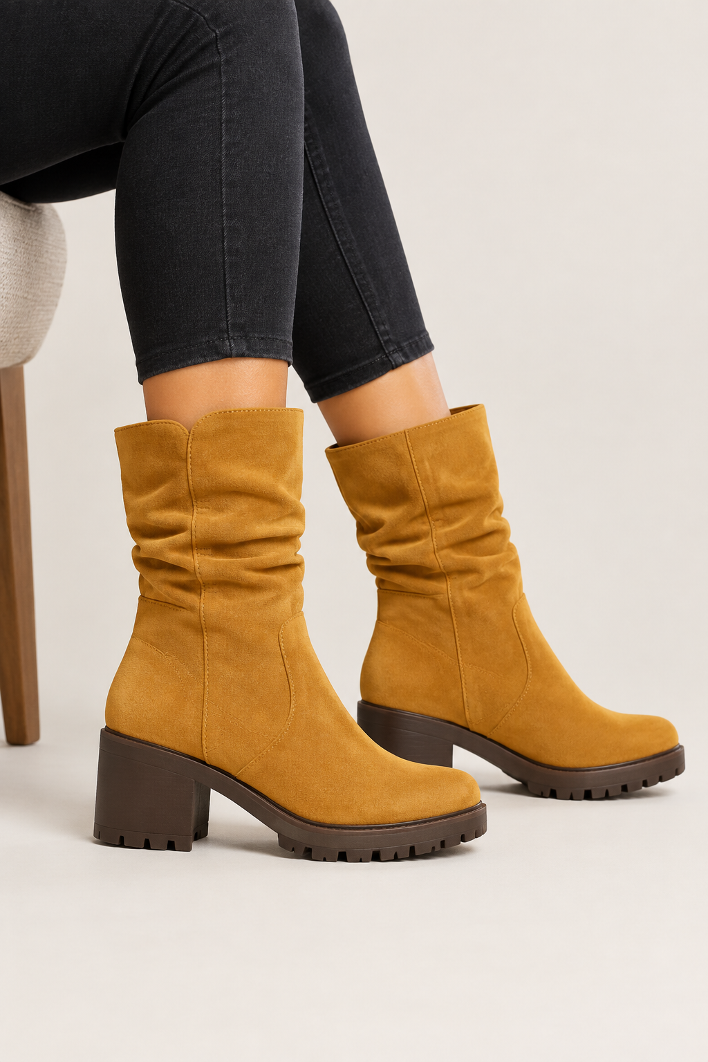 Botines de Mujer con Tacón Cómodo – Disponibles en Camel y Negro 58-02