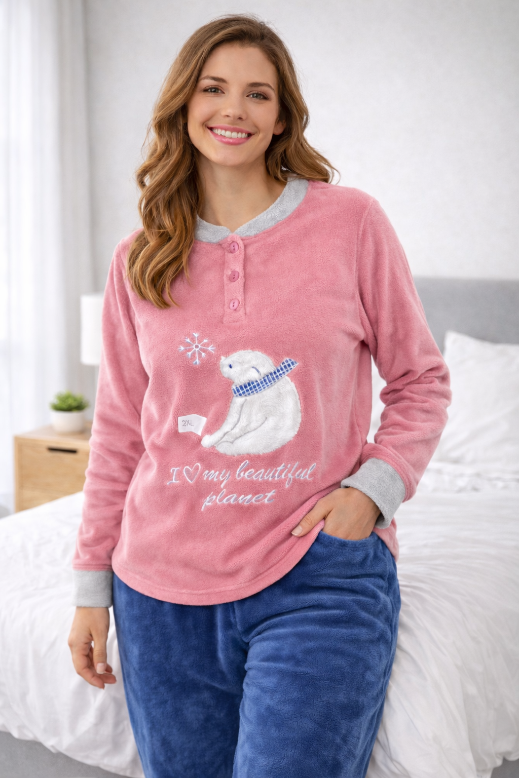 Pijama de Mujer Invierno Polar – Conjunto Cómodo Gris y Rosa “My Beautiful Planet”D035