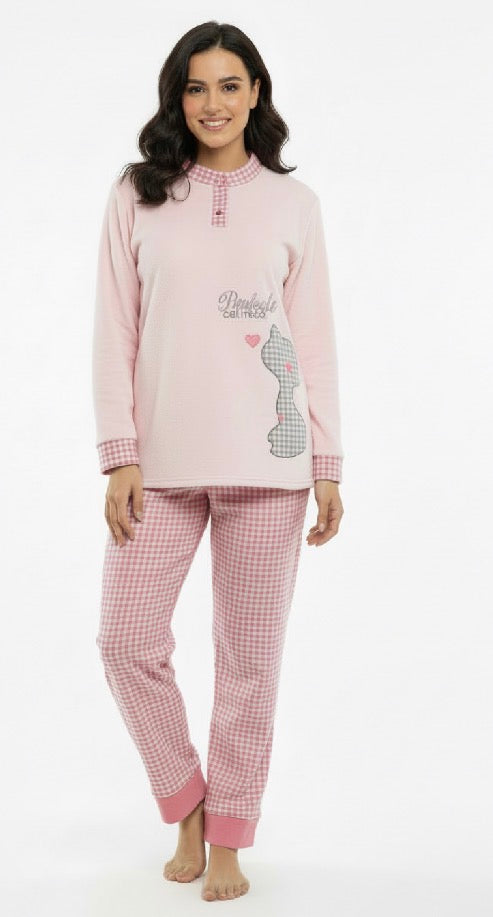 Pijama de Mujer Rosa con Estampado de Gatito – Conjunto Cómodo de Manga Larga 25198