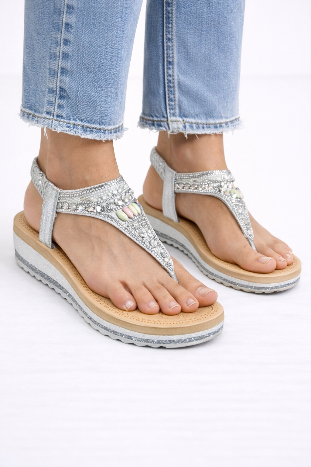 Sandalias Plataforma Plateadas con Pedrería – Cómodas y Elegantes para Mujer JF5902