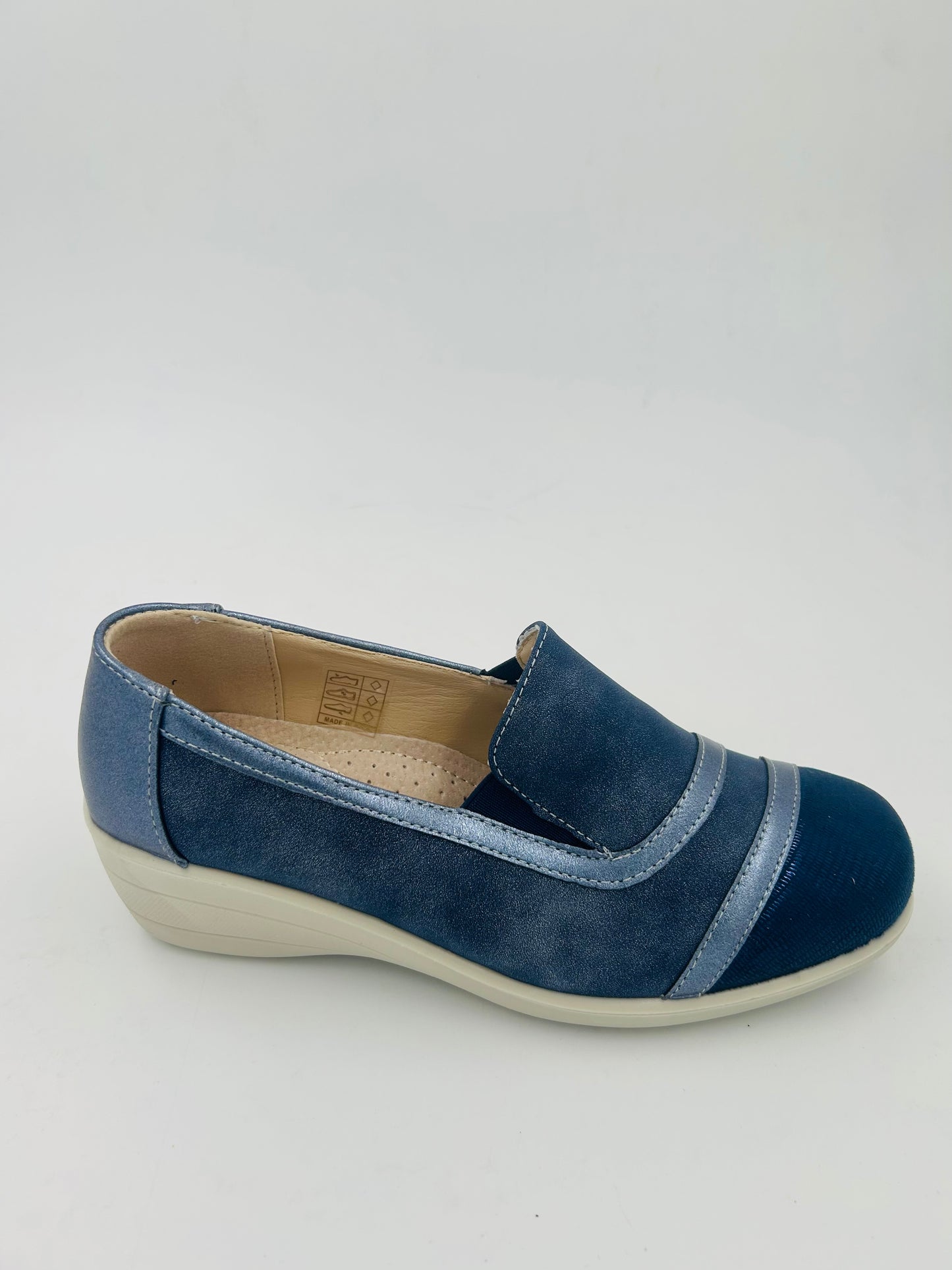 Mocasín Cuña Beige Comfort – Elegancia Ligera para el Día a Día
E617