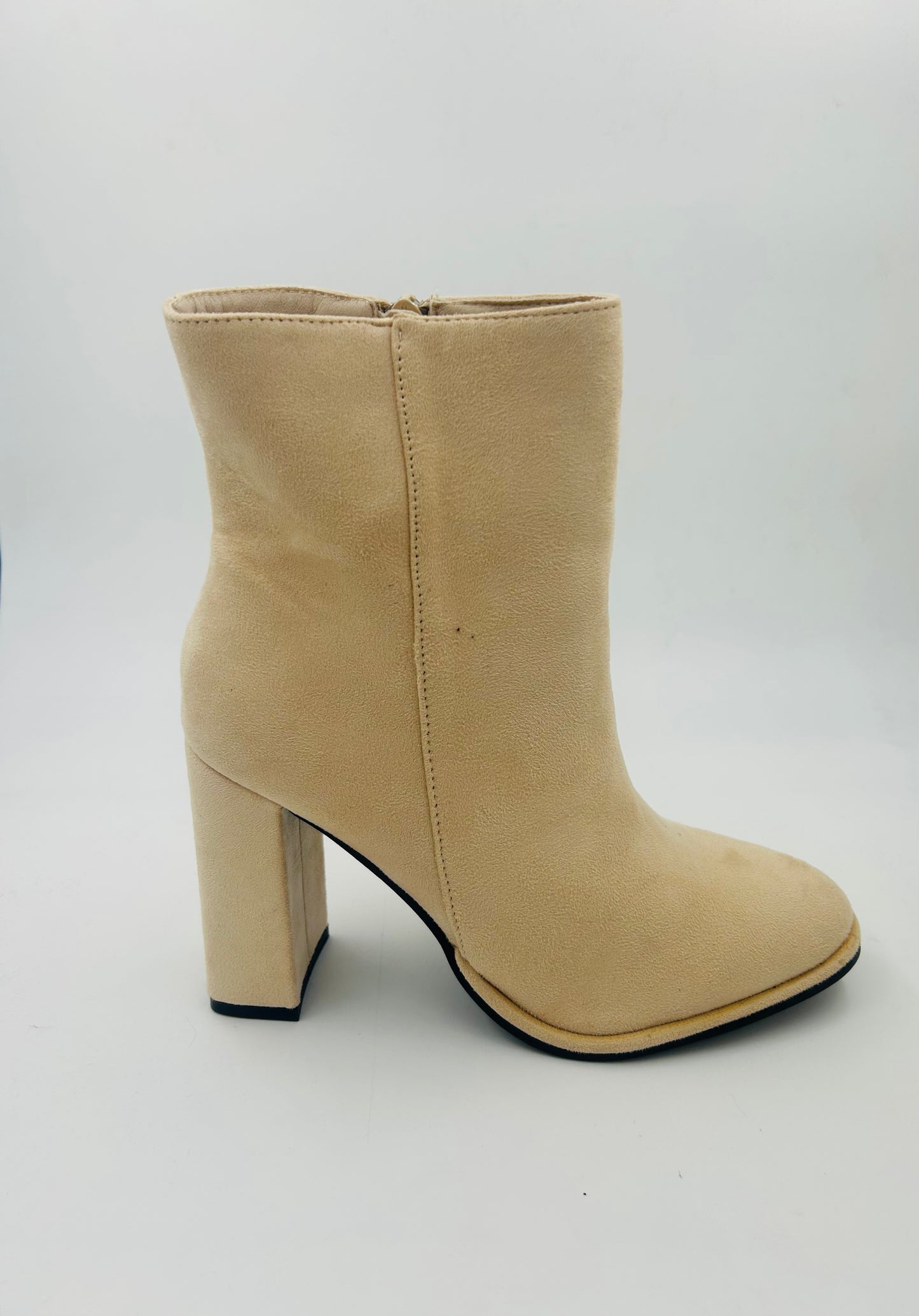 Botín Beige de Tacón Ancho – Botín Elegante Efecto Ante Mujer
YZ22-35