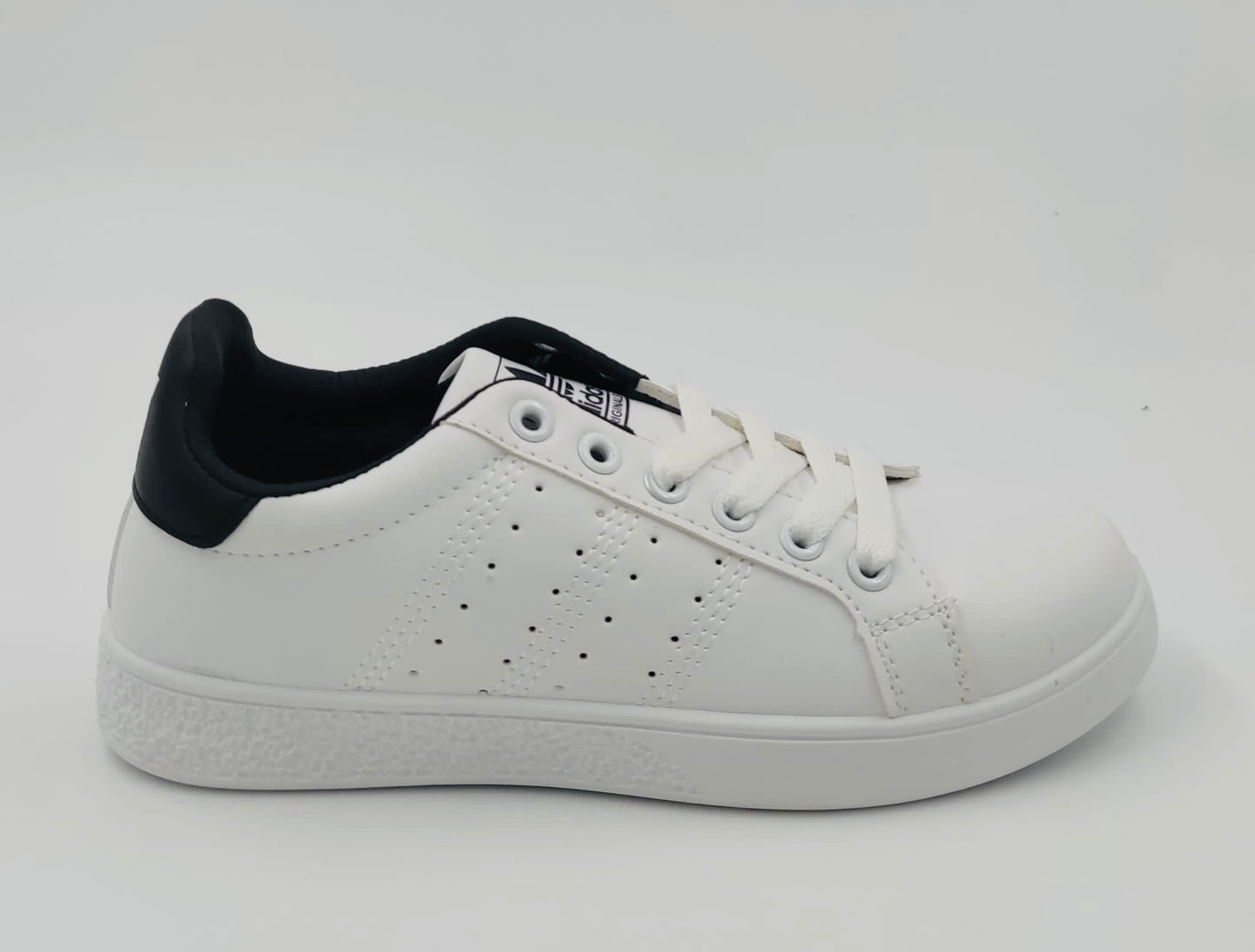 DEPORTIVA LONA JF3080