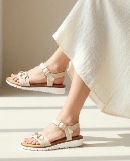 Sandalias Plataforma Beige con Hebillas Doradas – Elegantes y Cómodas para Mujer
 F230-8