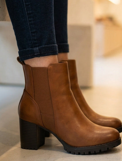 ✨BOTINES CON TACON EN CAMEL Y NEGRO ✨ 1983