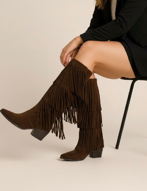 🟤 Bota Media Alta Color Chocolate con Flecos – Estilo Boho Chic BM231