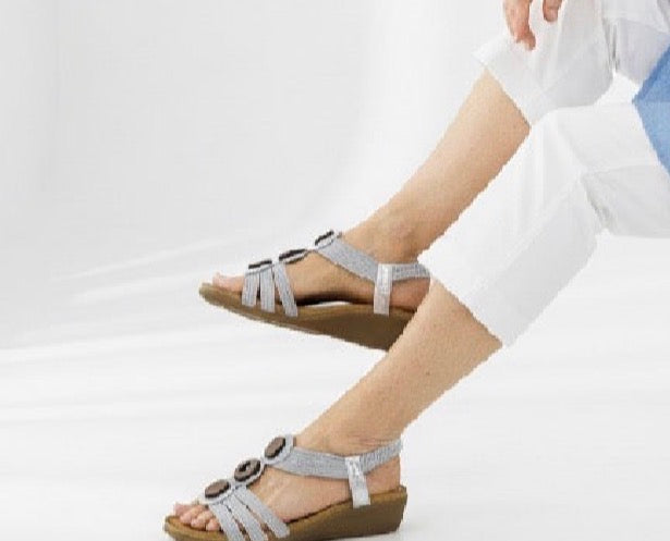 18€!!! Sandalias Confort Mujer Plateadas con Velcro – Sandalias Verano Cómodas y Ligeras F1521