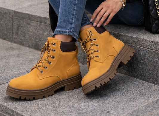 Bota Camel Tipo Trekking con Plataforma y Suela Track – Estilo Timber HF2010