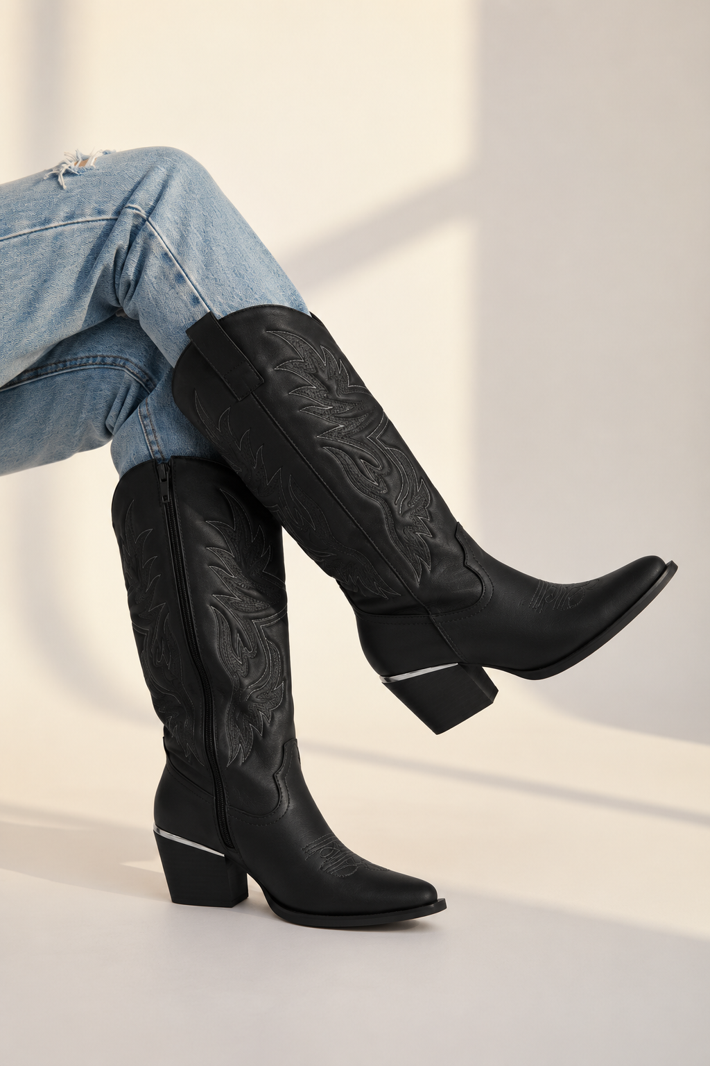 Bota Cowboy Alta de Mujer Bordada con Tacón – Estilo Western  VR6-3320