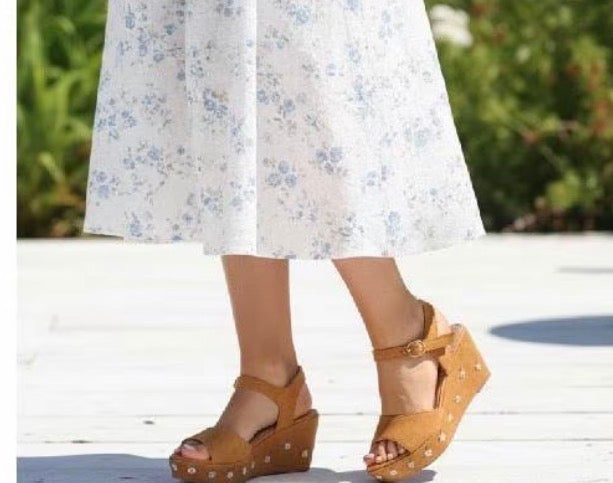 Sandalias Cuña Mujer Camel con Tachuelas – Sandalias Verano Cómodas y Trend H333