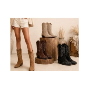 Botas Cowboy Camel con Tachas Decorativas | Estilo Western para Mujer  VR6-3310